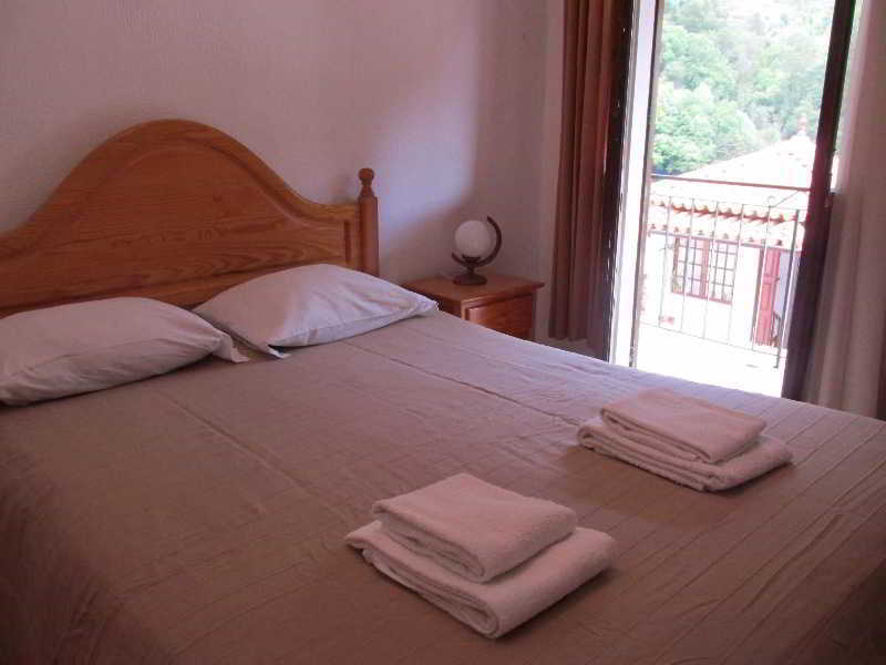 Hostel Geres Porto Bagian luar foto
